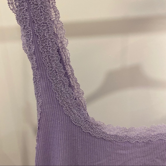 AE Lace Violet Cropped Tank - Picture 3 of 5